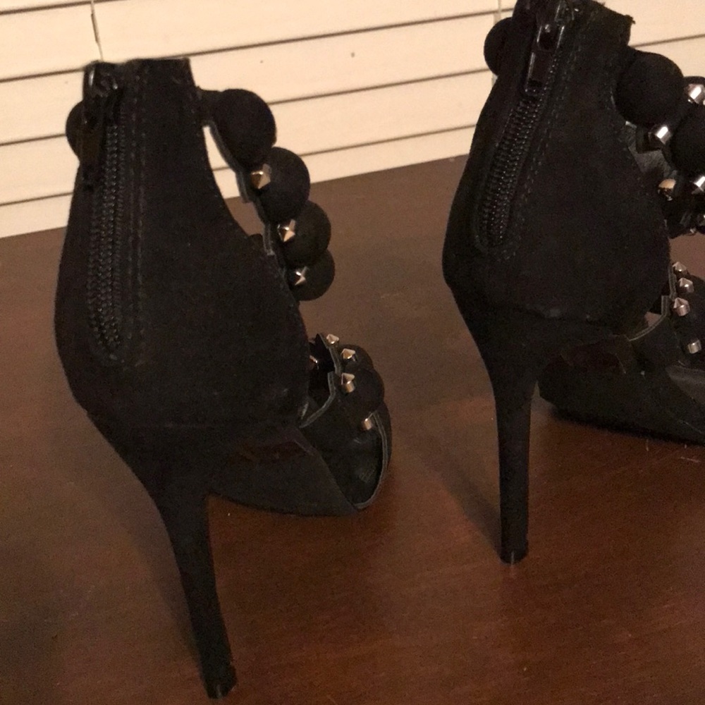 Heels - Picture 2 of 3